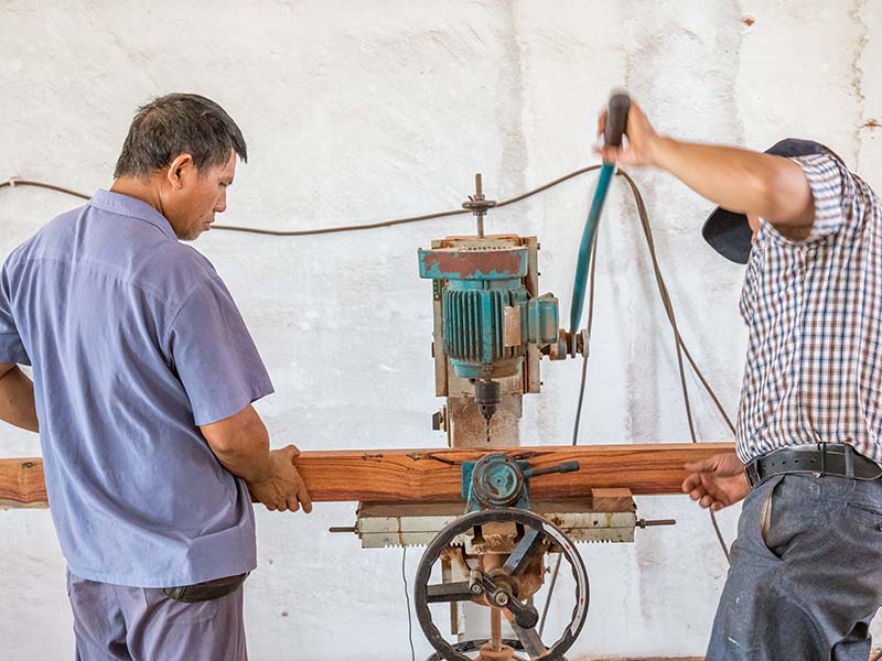 重庆楼梯地板柜门的油漆修复-11