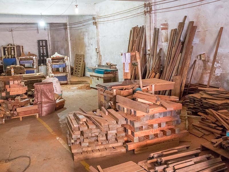 重庆楼梯地板柜门的油漆修复-09